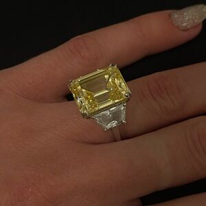 Elegant Yellow and Silver Women's Ring